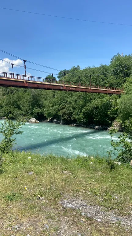 Домики у реки Теберда