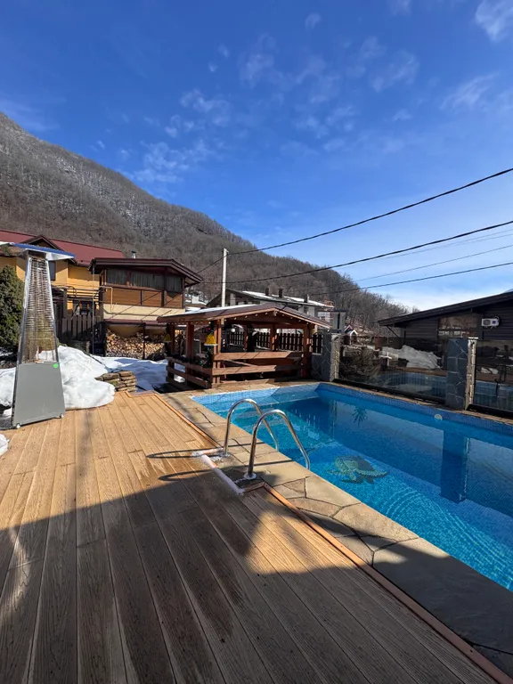 Уютный номер с видом на горы