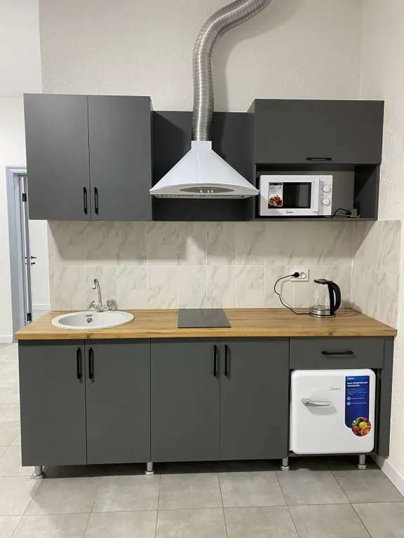 Новые семейные апартаменты, двор, мангал