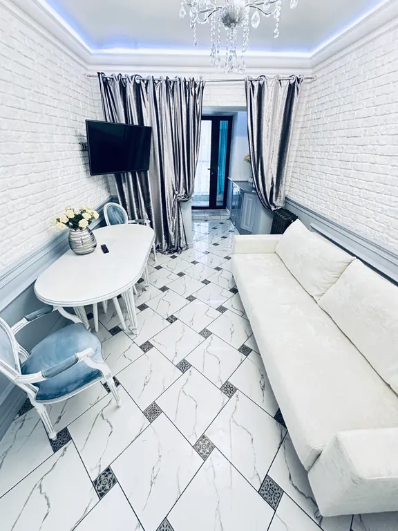 Дизайнерские апартаменты в самом центре города с отдельным входом