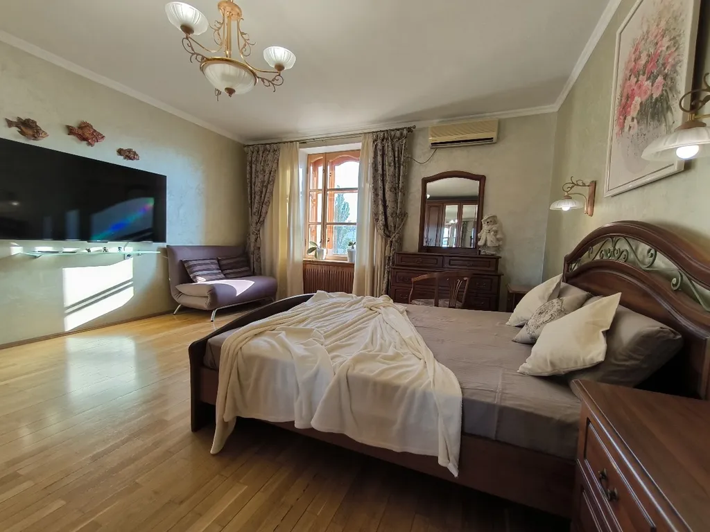 Квартира Просторная 3-комнатная квартира посуточно в центре Севастополя — Севастополь