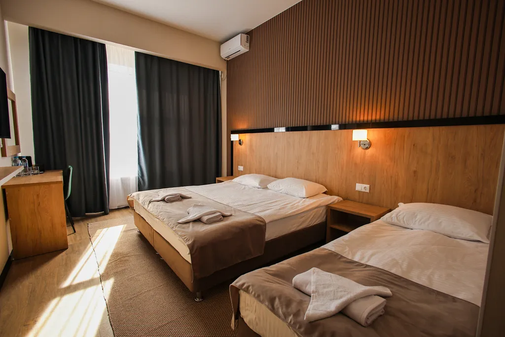 Квартира Семейный номер в отеле. 800м от М-4 — аренда посуточно в Каменск-Шахтинский