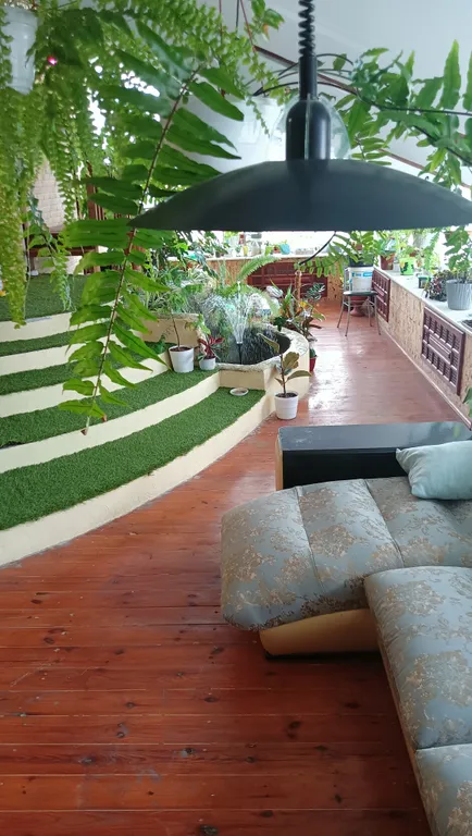 Коттедж с зимним садом и бассейном