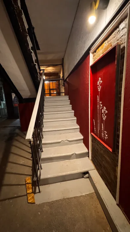 Двухкомнатная квартира в центре города.