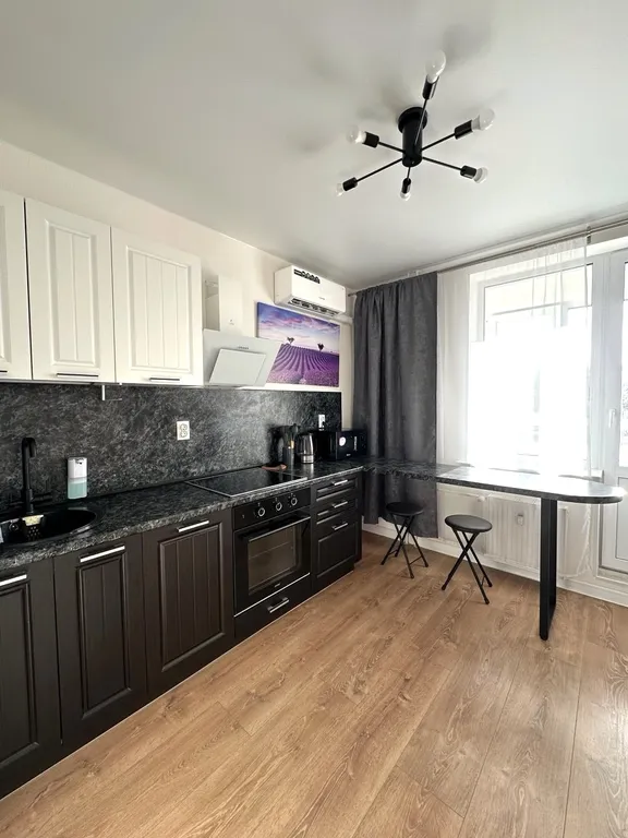 Уютная студия в новом доме у метро Девяткино.