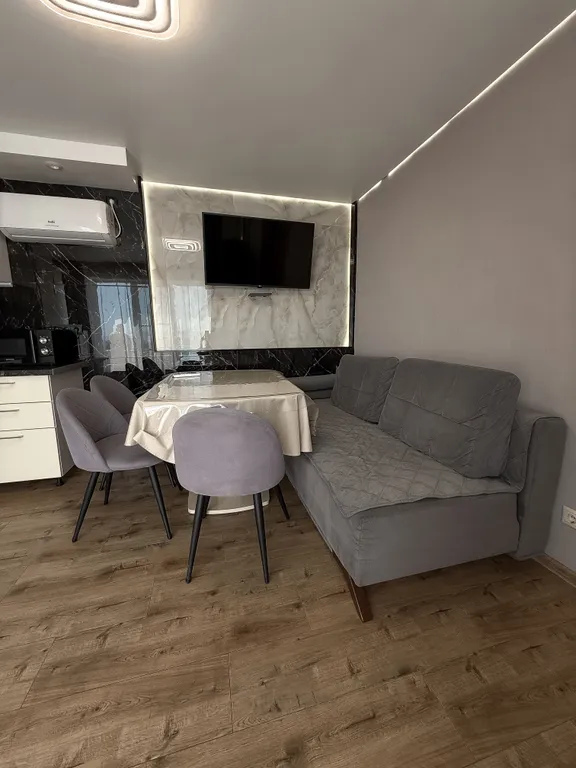 Квартира Трехкомнатная квартира с бассейном и потрясающим видом на море — Сириус