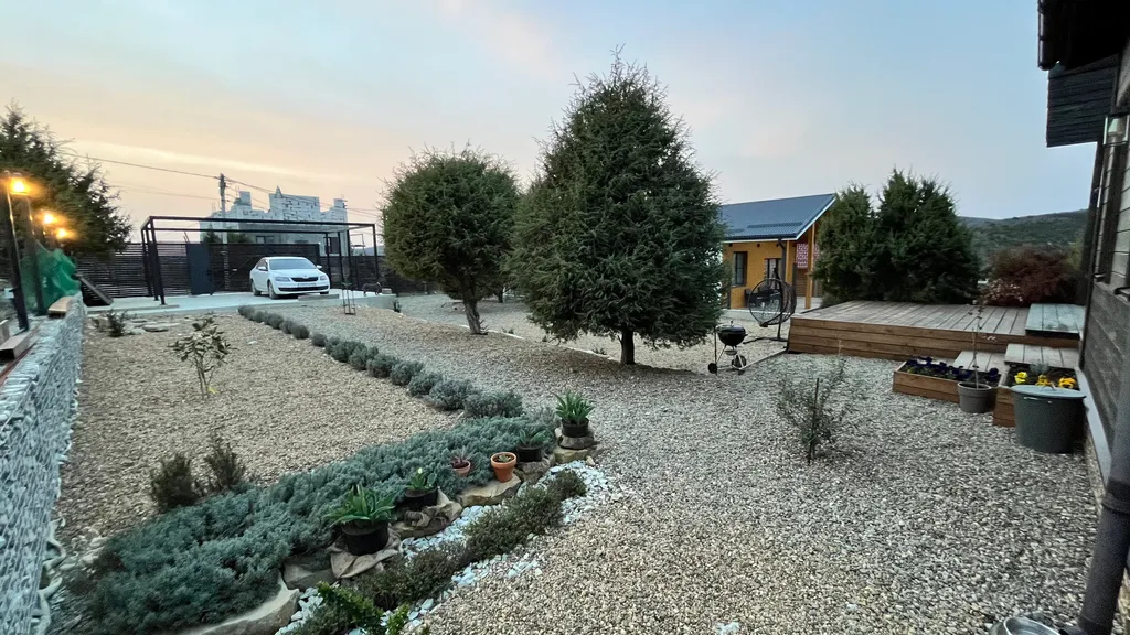 Уютная дача с видом на горы