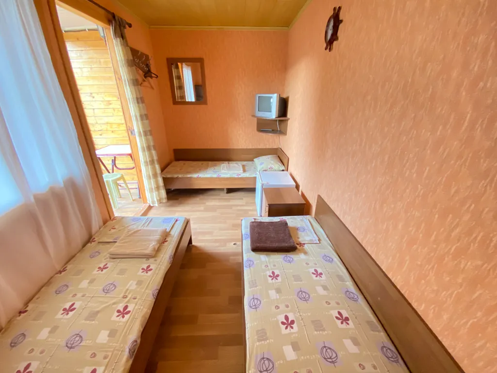 Коттедж 3-х местный домик с видом на горы — аренда посуточно в Солнечногорское