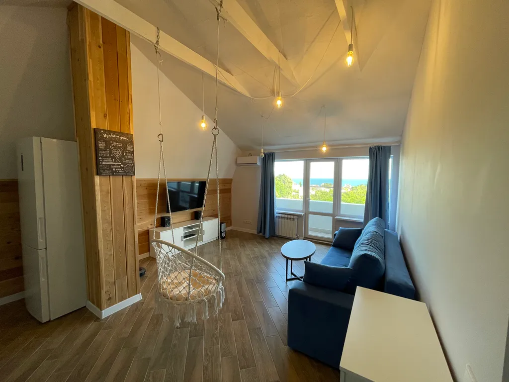 Просторная квартира-мансарда с прекрасным видом — аренда посуточно в Мысхако