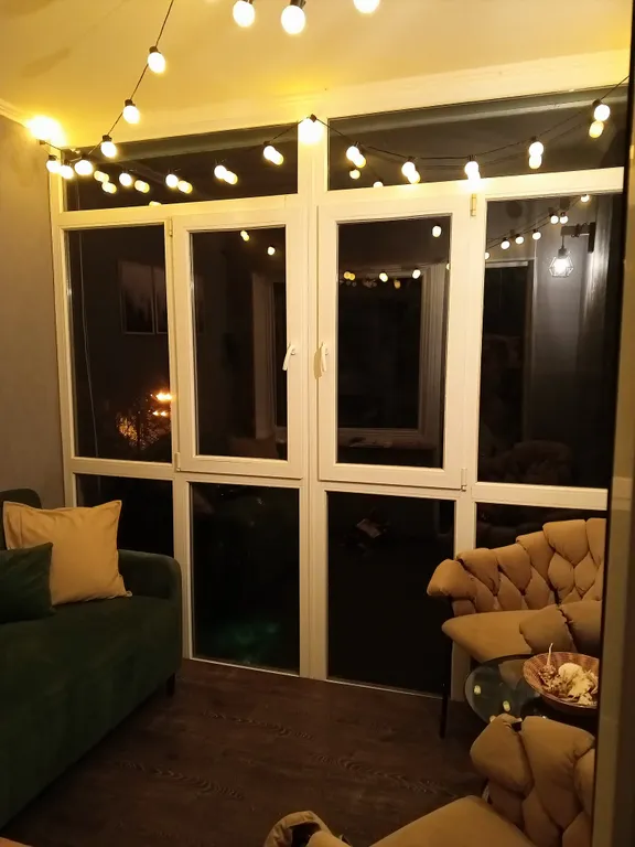 Шикарная двушка с панорамным балконом!