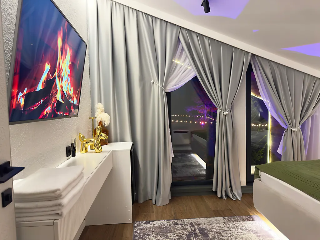 Дом DOUBLE с чаном на террасе