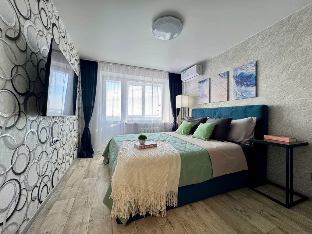 Видовая квартира. Парк! Бесконтактный заезд 24/7, кровать King-Size! — аренда посуточно в Нововоронеж