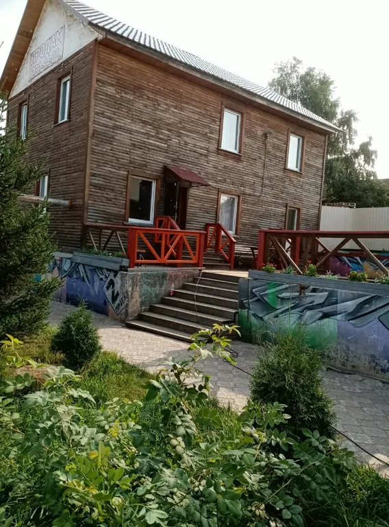 Коттедж в Красном стиле