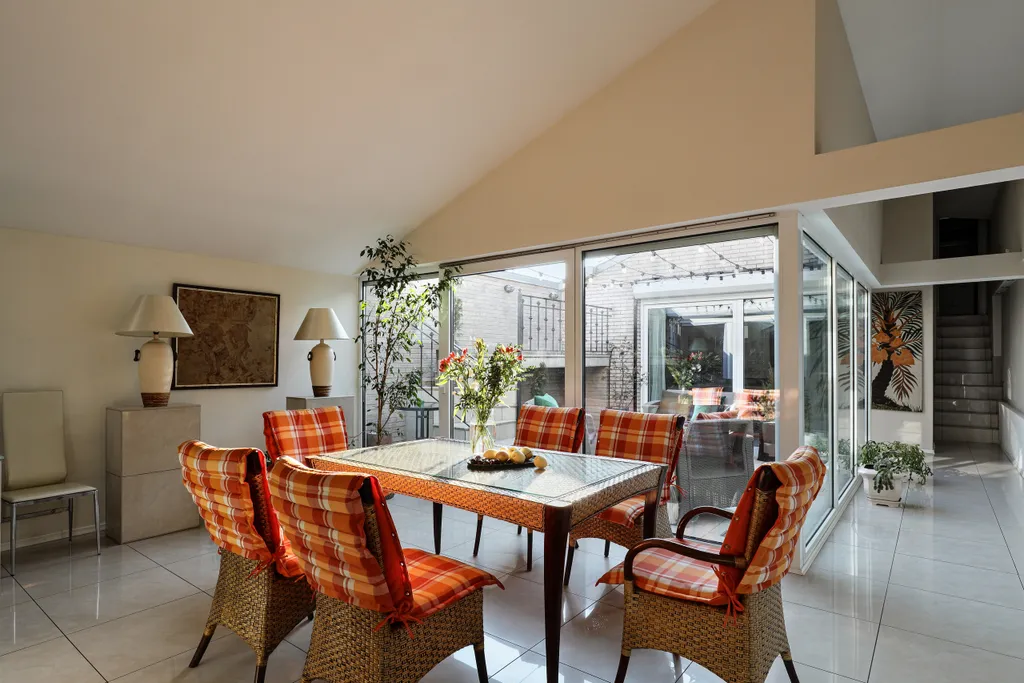 Квартира Квартира Мансарда с террасой и видом на Казанский собор — Санкт-Петербург