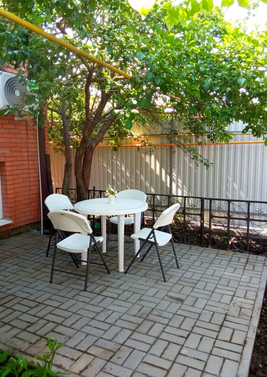 Дом с баней и бассейном