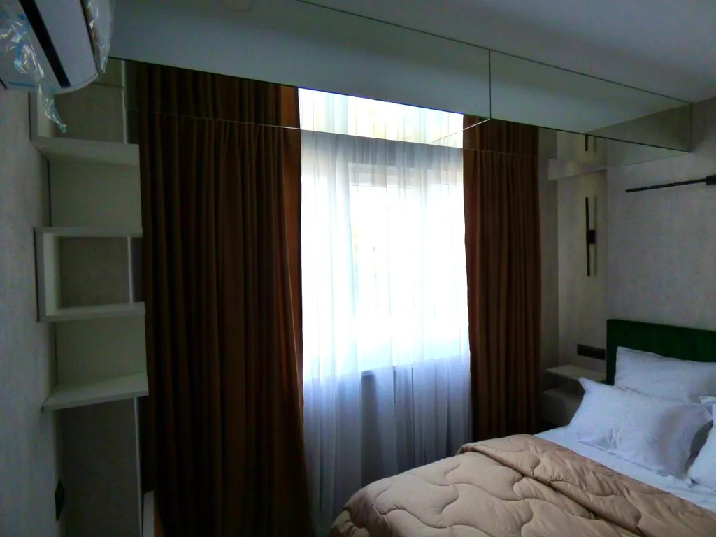 Студия с дизайнерским ремонтом в новом доме на равнине