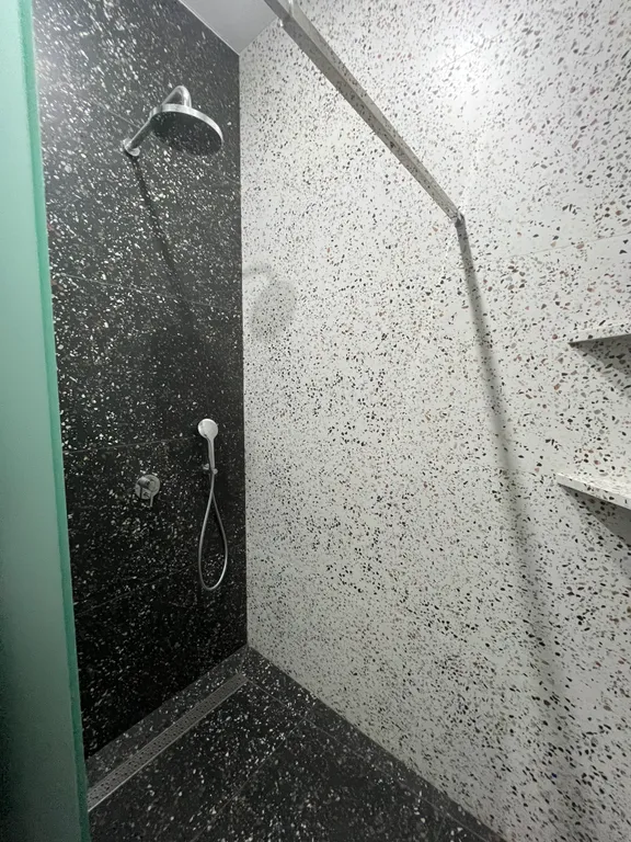 Новый дом с бассейном