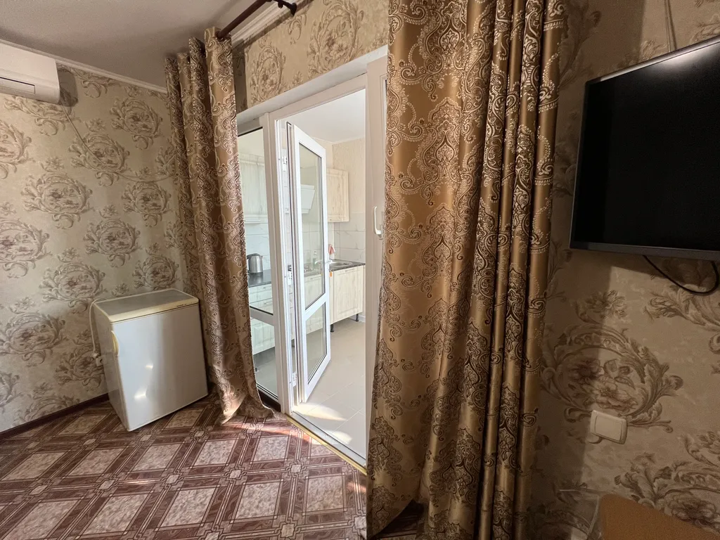 Двухкомнатный дом с кухней на 2 этаже