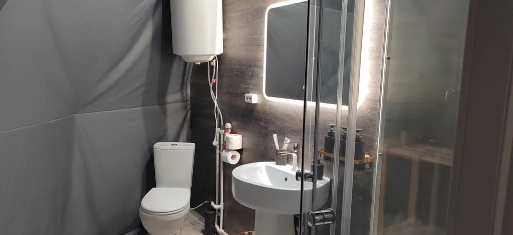 Премиум-отдых: панорамный купол и горячий бассейн-джакузи