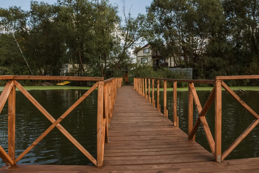 Дом у озера с сауной и банным чаном