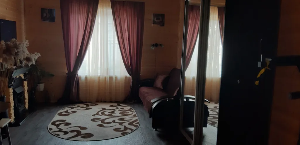 Часть дома рядом с озером