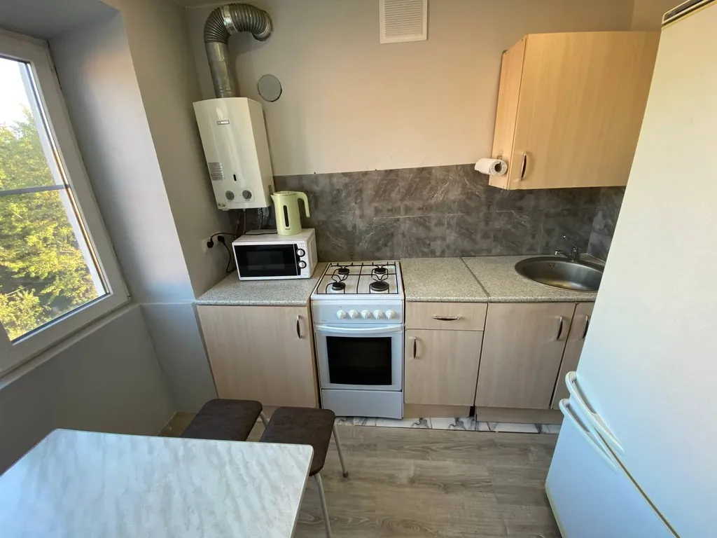 Шикарная однушка с отдельной комнатной в Зареченском районе