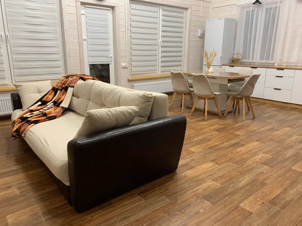 Уютный современный дом с террасой и банным чаном на участке 17 соток