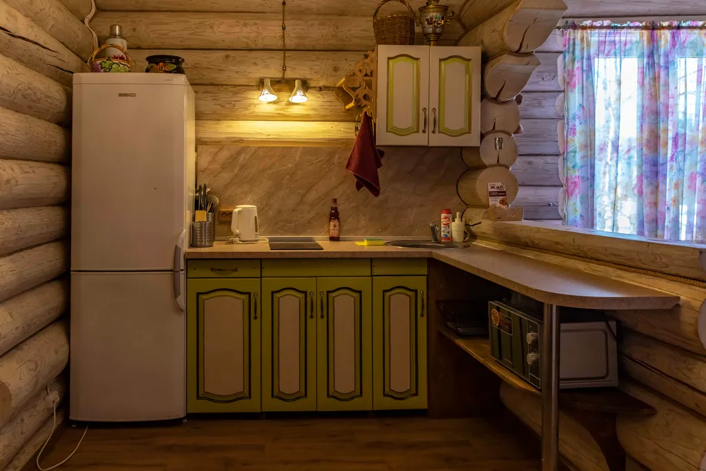 Уютный коттедж с балконом на шесть человек на берегу озера Селигер