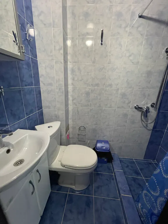 Двухэтажный дом на берегу моря