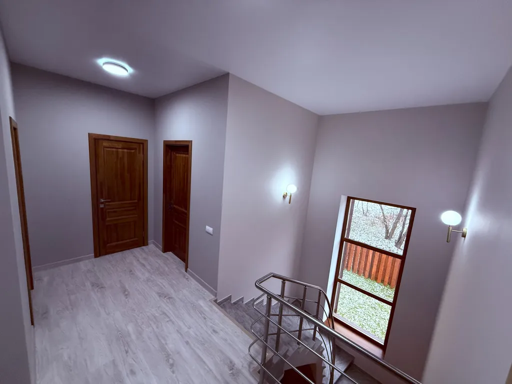 Новый уютный дом с баней у леса