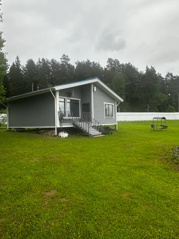 Уютный семейный дом на берегу озера