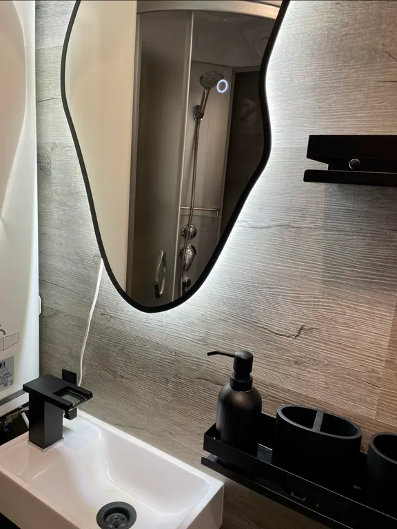 Дом Panorama на берегу озера, утопающий в соснах, тишине и спокойcтвии