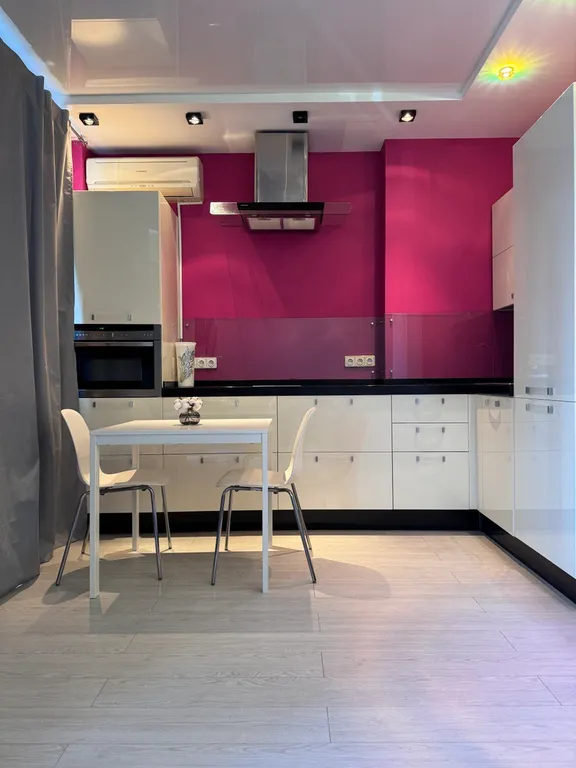 Студия около Ультры