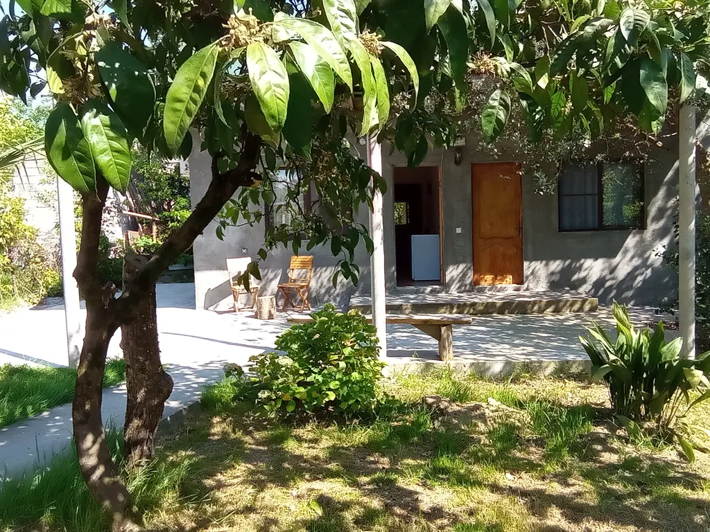 Коттедж в саду у Веры