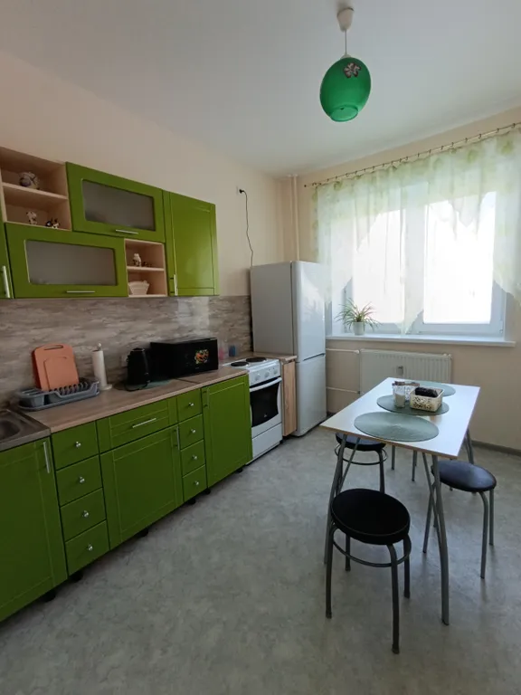 Уютная просторная квартира — аренда посуточно в Ирбит