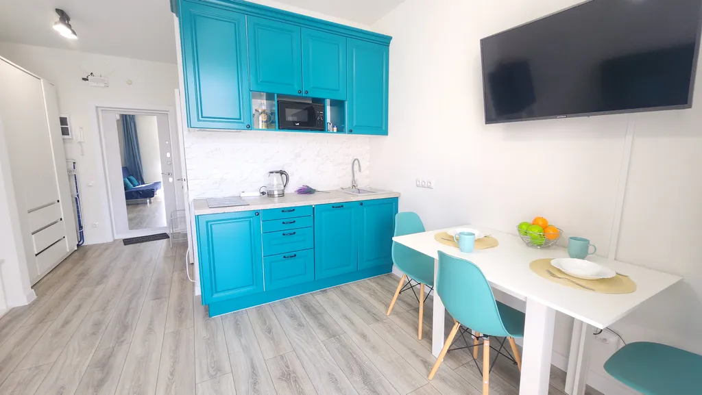 Студия с видом на бассеин