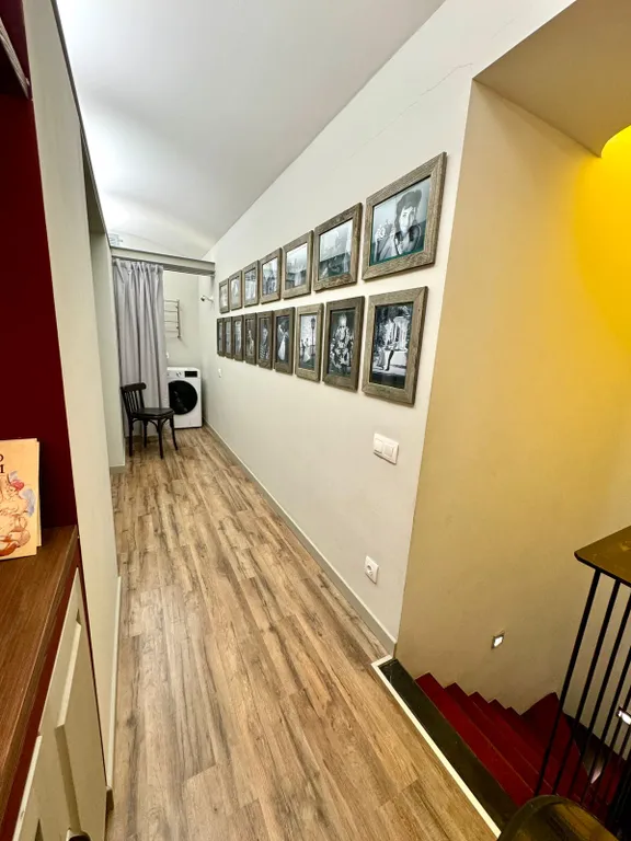 Двухуровневая квартира на набережной для большой компании