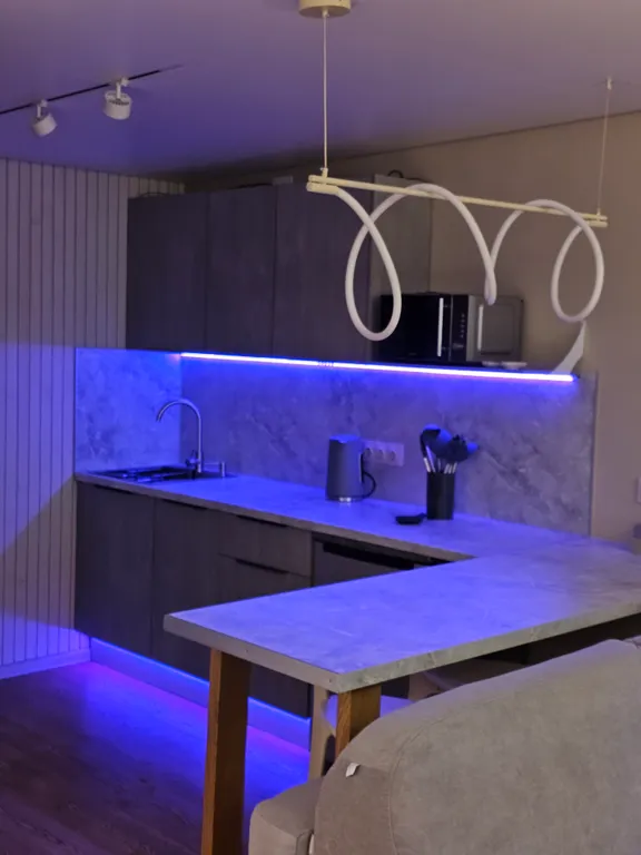 Вилла Nelli с видом на озеро и зоной барбекю среди каменной россыпи