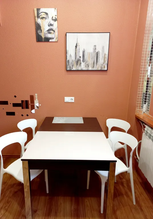 Просторный апартамент с раздельными комнатами в сердце Пскова