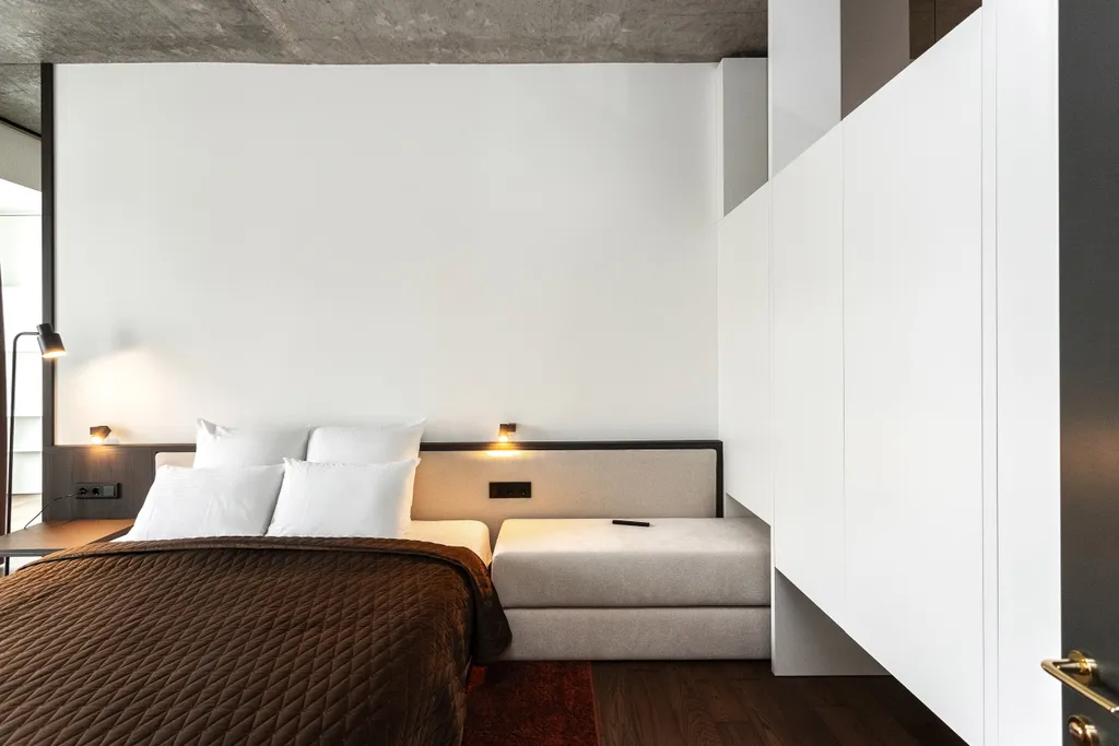 Квартира на первой береговой линии с видом на море в стиле лофт