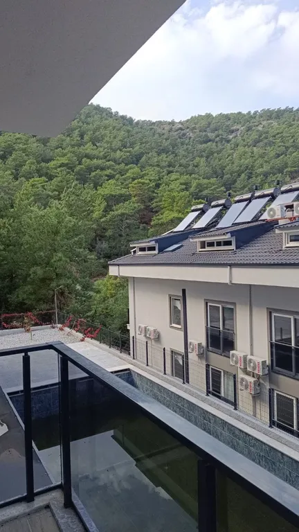 Квартира с бассейном и собственным полисадником