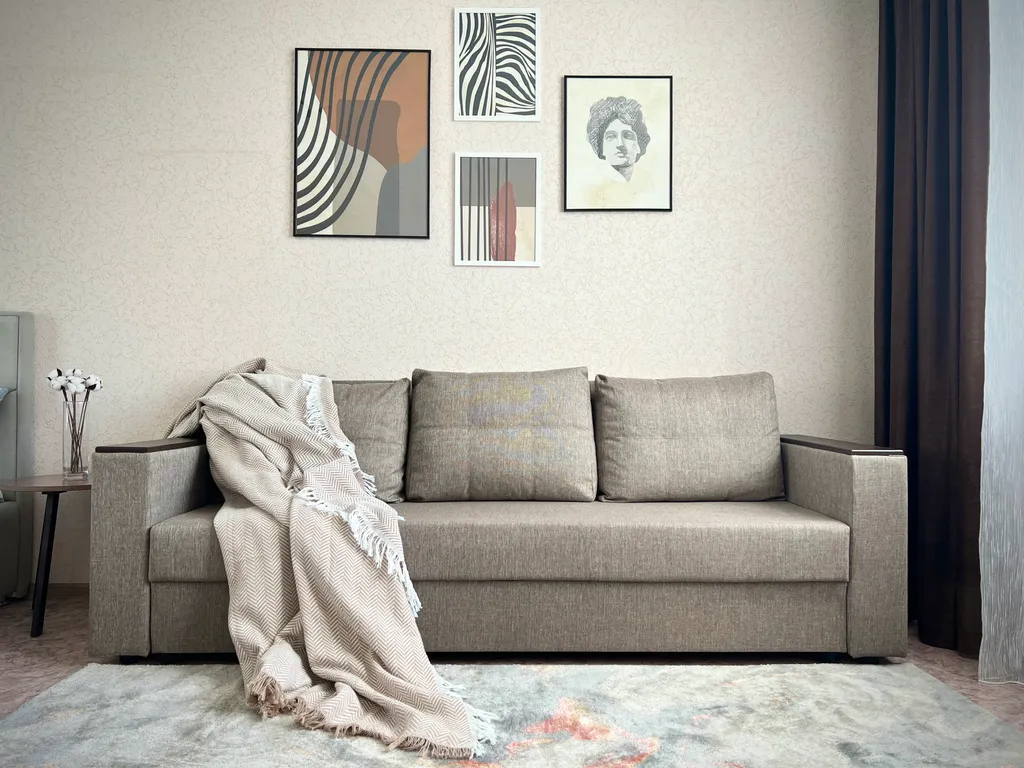 Видовая двухкомнатная квартира в тихом местечке