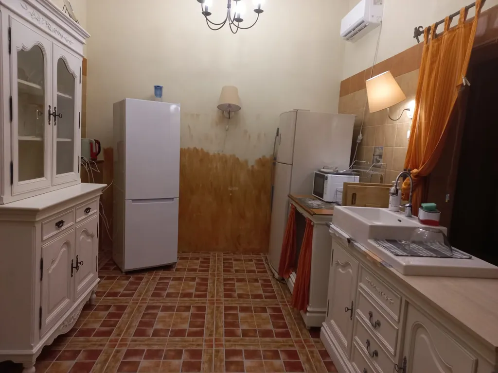 Дом-замок на море