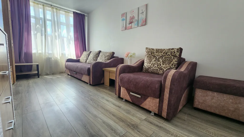 Евротрешка в корпусе с бассейном