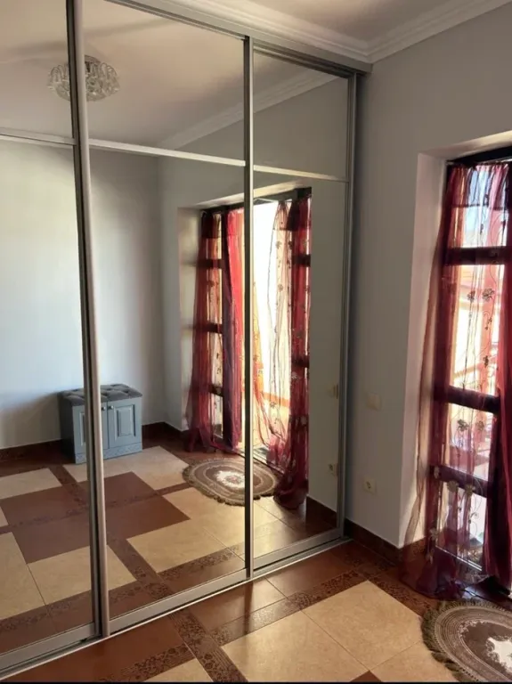 Просторный дом в районе центра