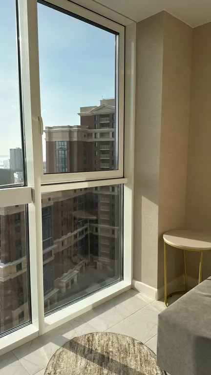 Шикарная, светлая, чистая студия в центре города с видом на Амур