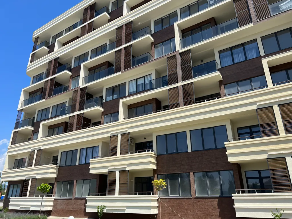 Апартаменты на первой линии с видом на море и горы