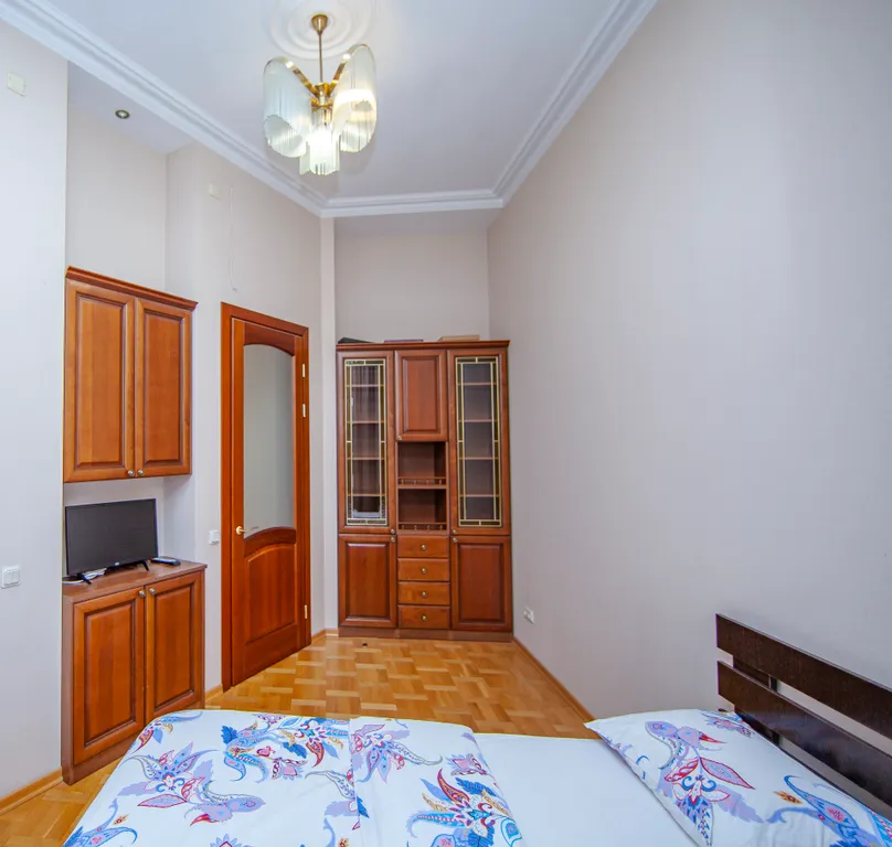 Avrora 3br apartment