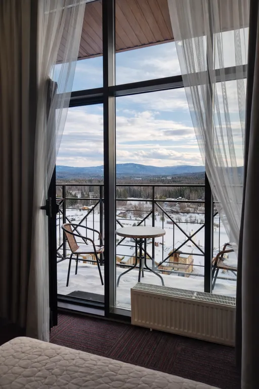 Захватывающий вид, панорамные окна и высокие потолки