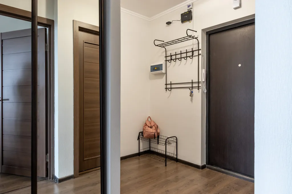 Двухкомнатная квартира для 6 гостей у метро Парнас || Сатин Хоум апарт